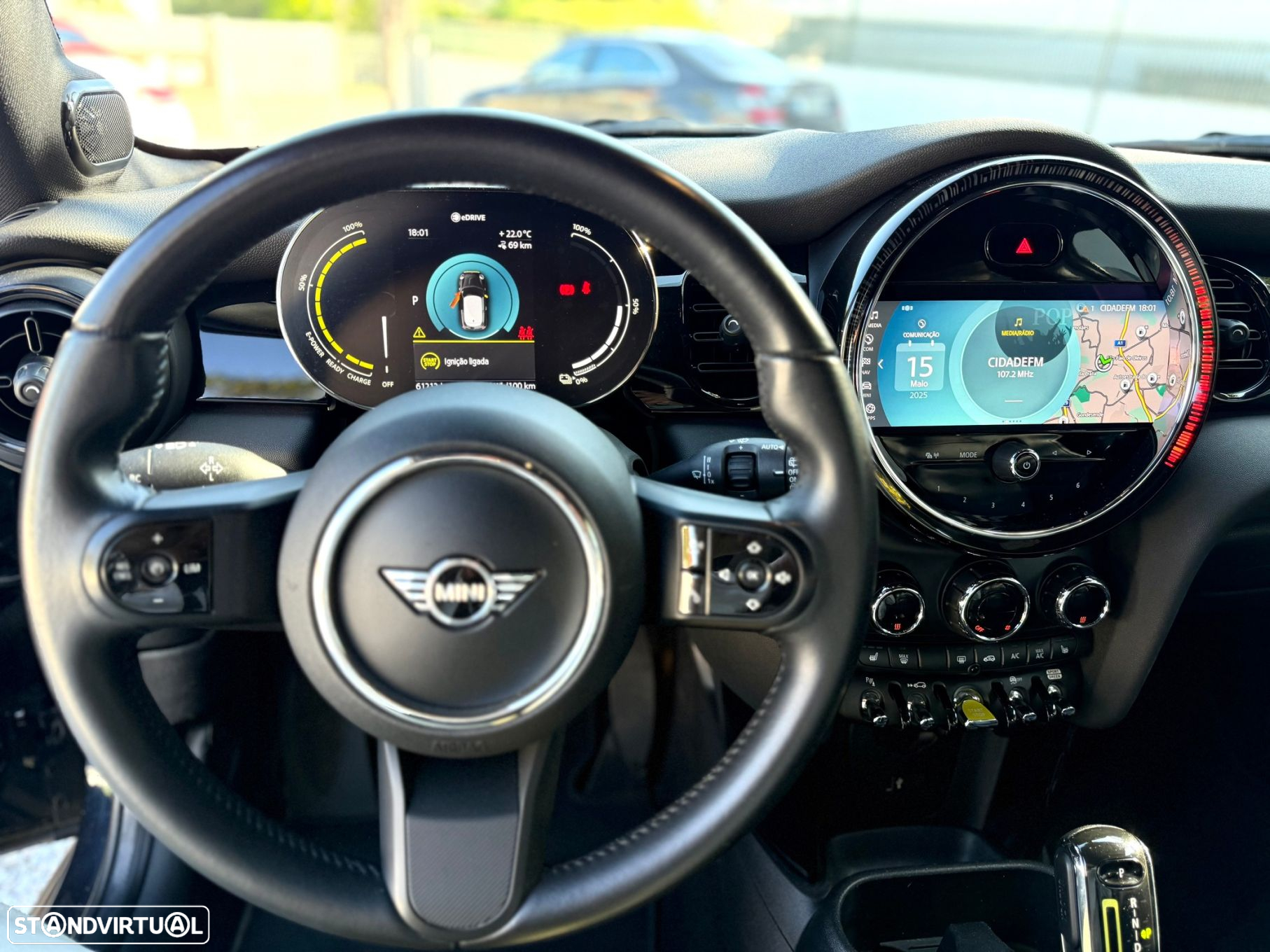 MINI 3 Portas Cooper SE Premium Extra Essential - 13
