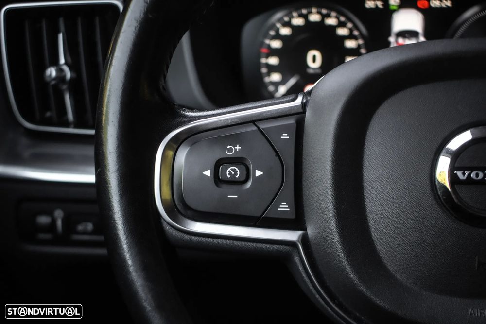 Volvo XC 60 T8 Twin Engine AWD Geartronic Inscription - 12