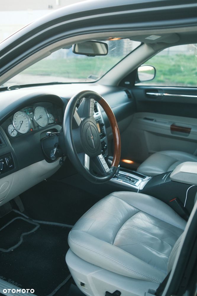 Chrysler 300C 3.0 V6 CRD - 15