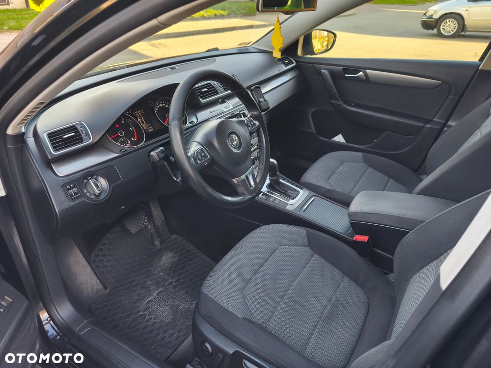 Volkswagen Passat 2.0 TDI Comfortline DSG - 6