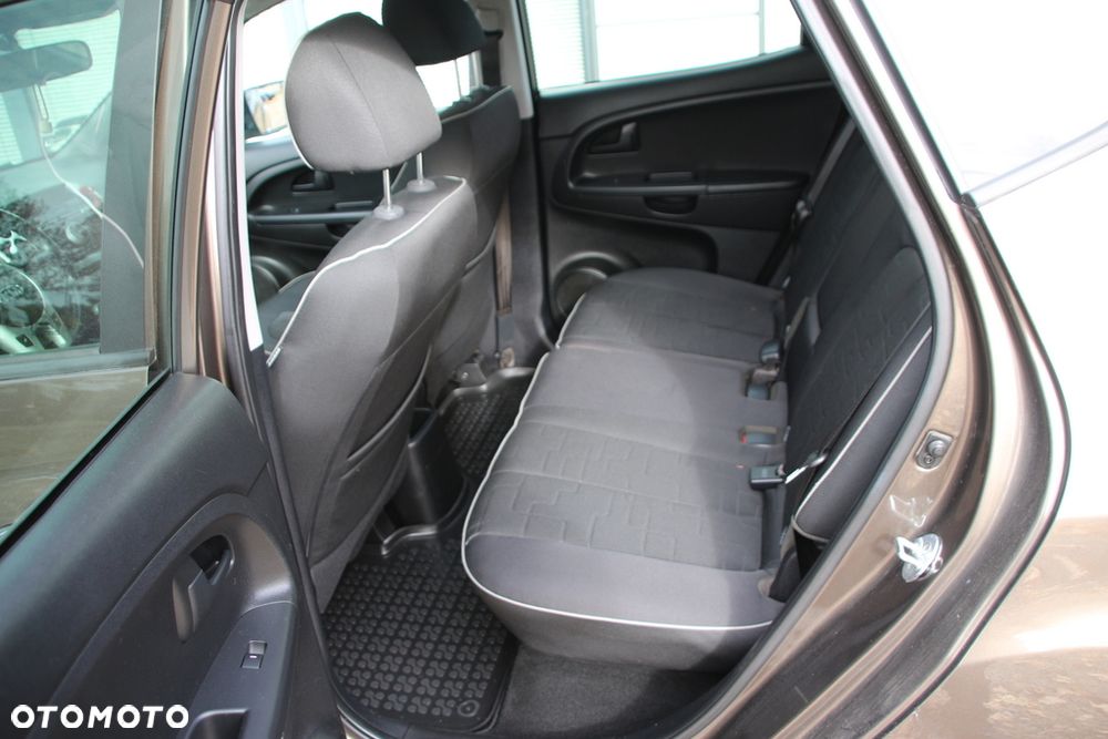 Kia Venga 1.4 CVVT Attract - 14