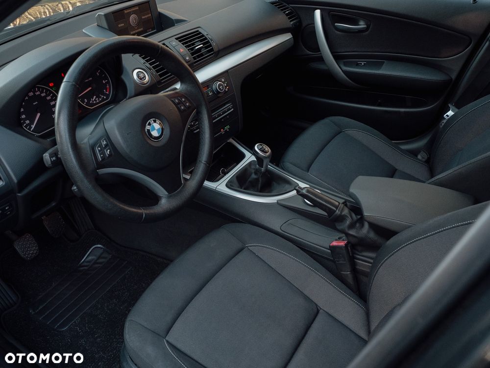 BMW Seria 1 - 22