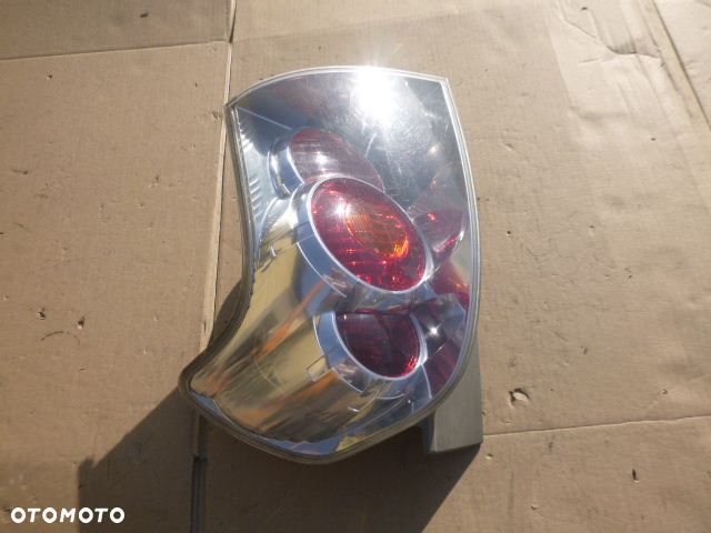 LAMPA PRAWY TYŁ PRAWA TYLNA TOYOTA COROLLA VERSO II - 4