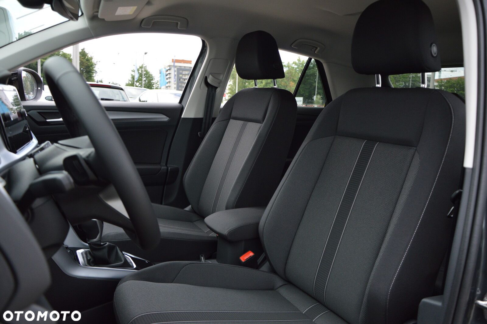 Volkswagen T-Roc - 8