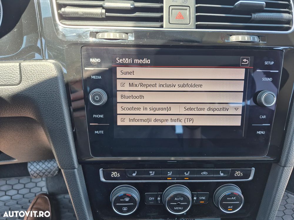 Volkswagen Golf - 22