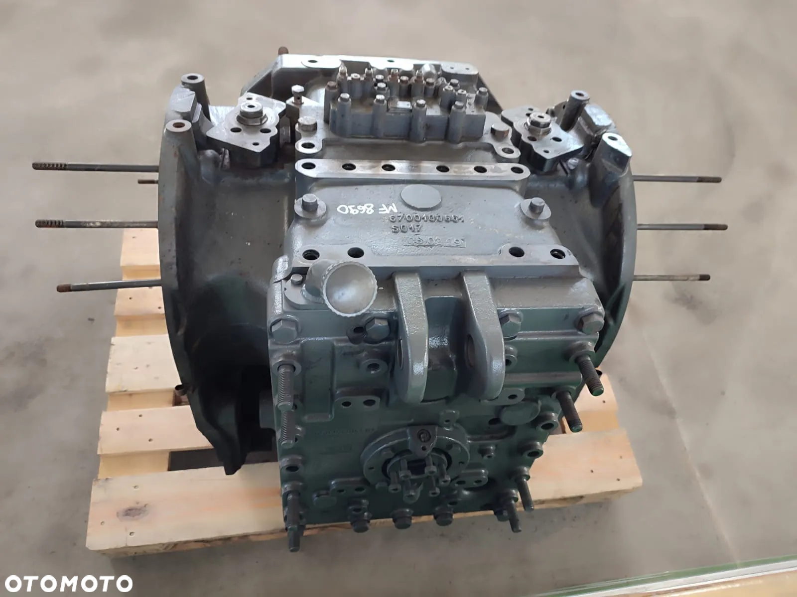 Dyferencjał tył 6700100661 MASSEY FERGUSON 8690 - 11