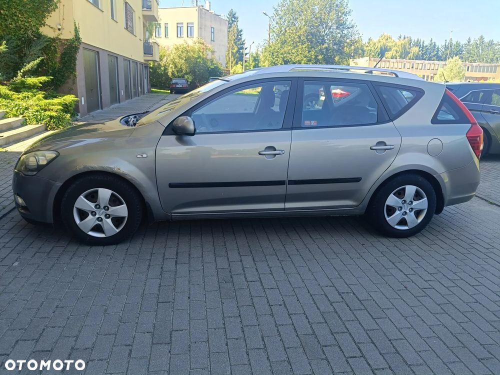 Kia Ceed - 7