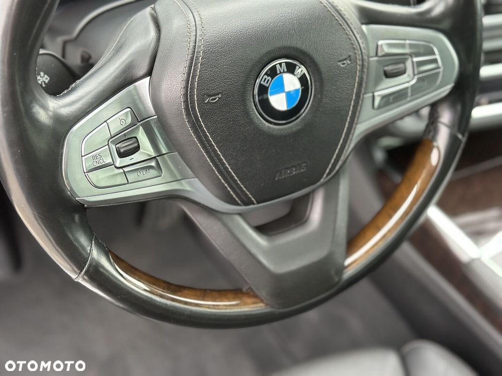 BMW Seria 7 - 36
