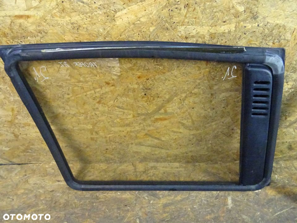 SZYBA KAROSERYJNA PRAWY TYŁ ISUZU TROOPER 81-91 - 2