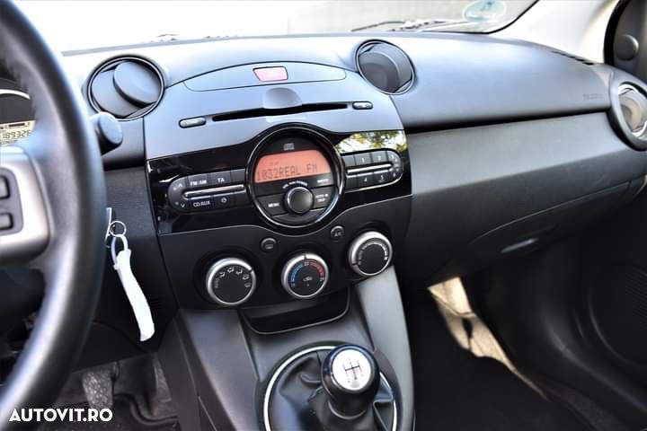 Mazda 2 1.5i GTA - 11