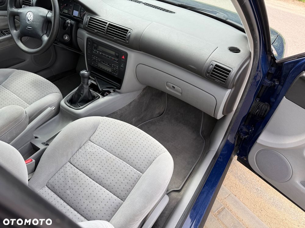 Volkswagen Passat 1.8 Comfortline - 5