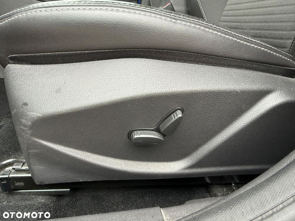 Ford Focus - 37
