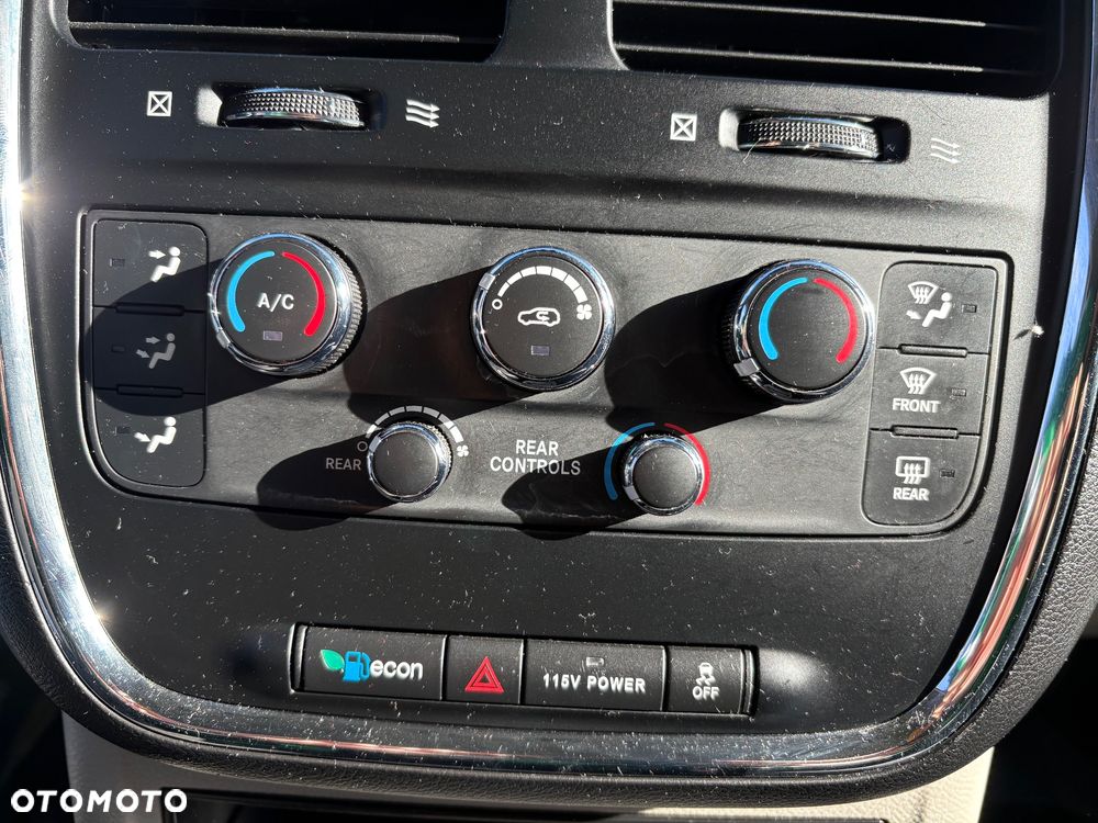 Dodge Grand Caravan - 11