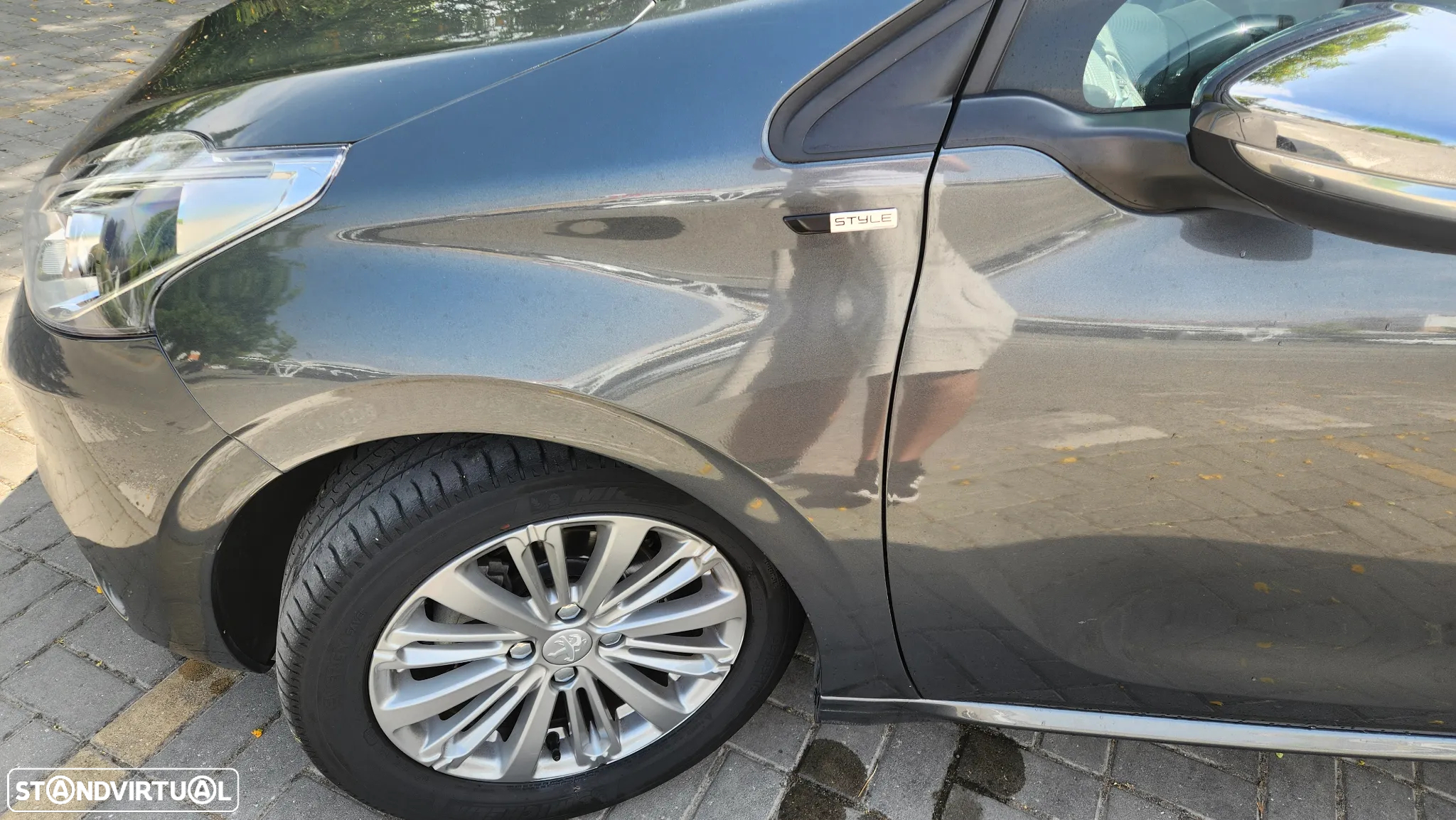 Peugeot 208 1.6 BlueHDi Style - 2