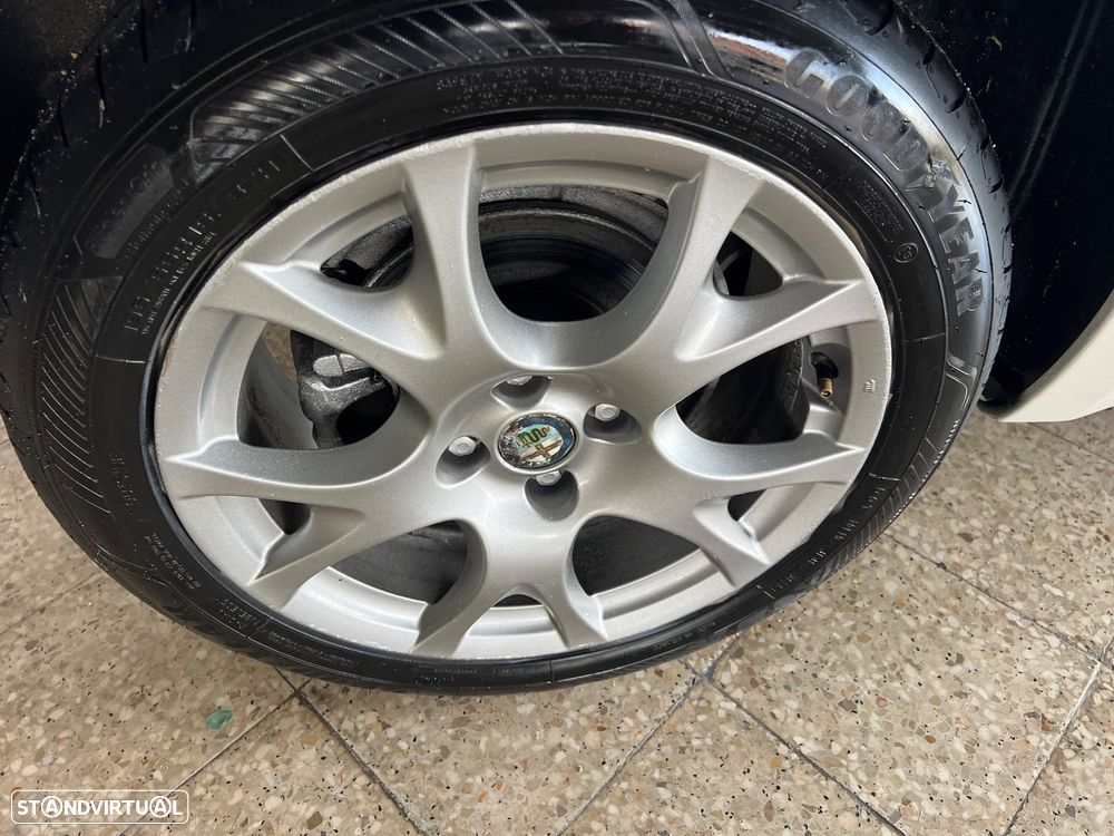 Alfa Romeo MiTo 1.3 JTD Distinctive - 12