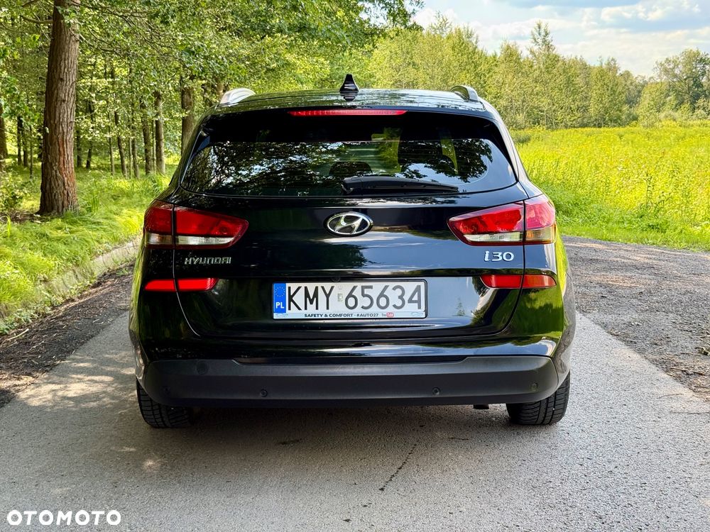 Hyundai i30 1.6 D Comfort DCT - 9