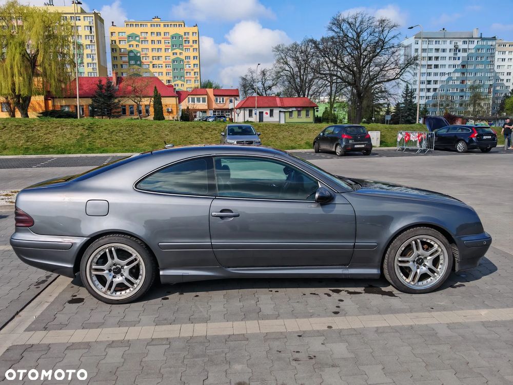 Mercedes-Benz CLK - 4