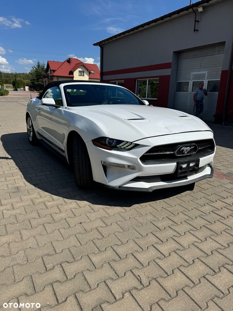 Ford Mustang - 2