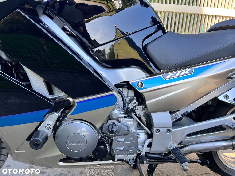 Yamaha FJR - 17