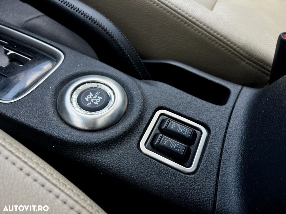 Mitsubishi Outlander - 14
