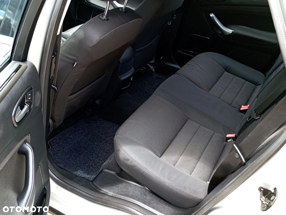 Ford Mondeo 2.0 Viva Titanium - 16