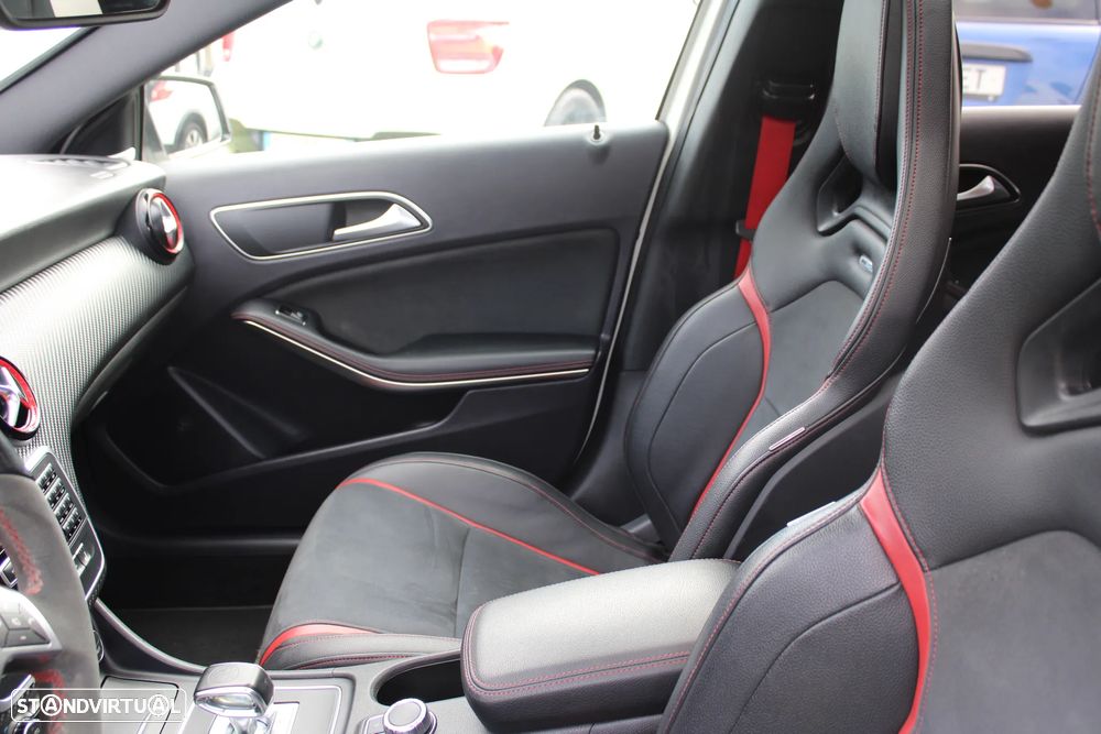 Mercedes-Benz A 45 AMG 4-Matic - 23
