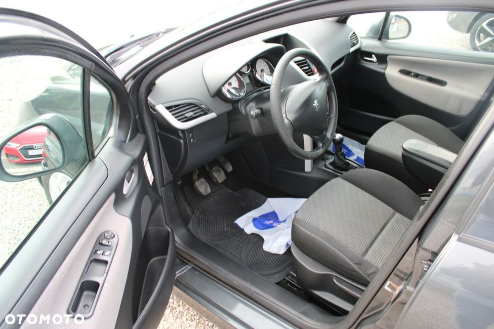 Peugeot 207 - 11