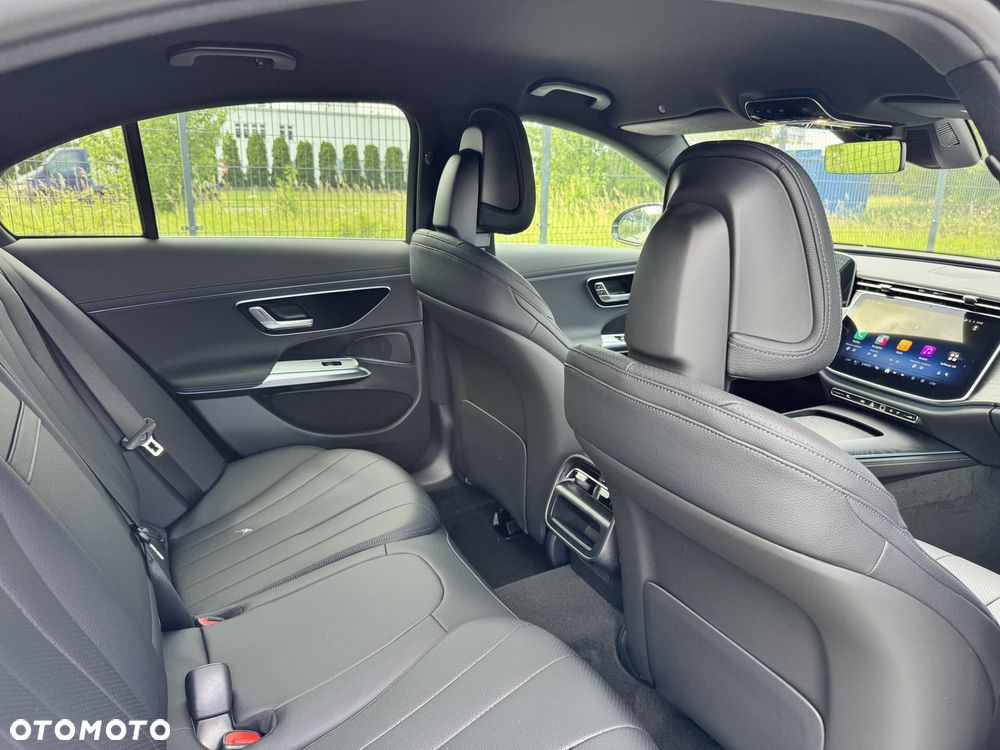 Mercedes-Benz Klasa E 220 d mHEV 4-Matic Exclusive 9G-Tronic - 18