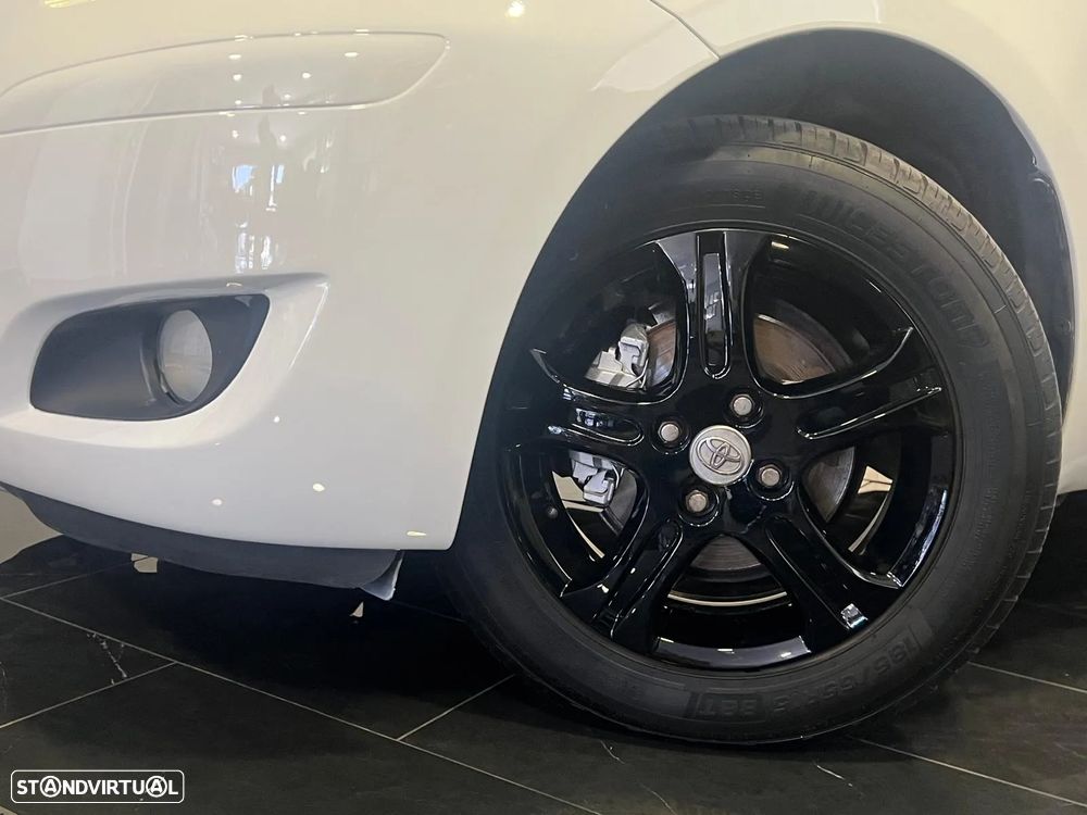 Toyota Yaris 1.33 VVT-i Rock In Rio 10 - 17