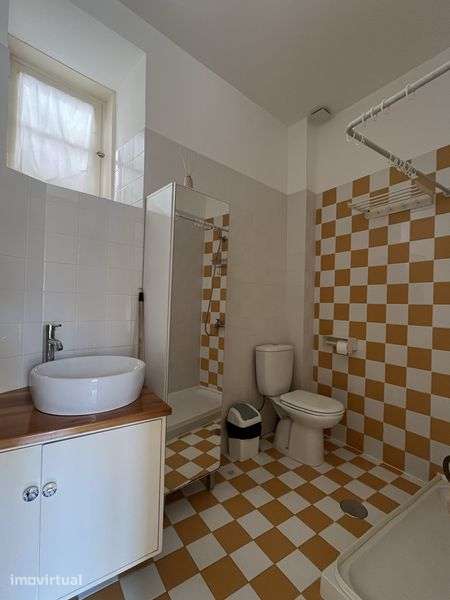 Apartamento T1 espaçoso com varanda- Almedina - Grande imagem: 4/9