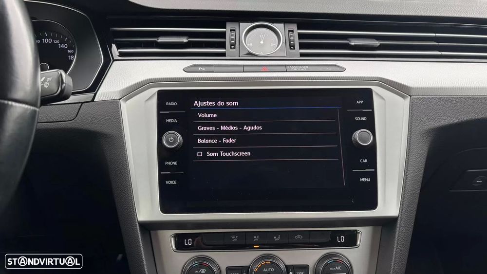 VW Passat 2.0 TDI Confortline - 23