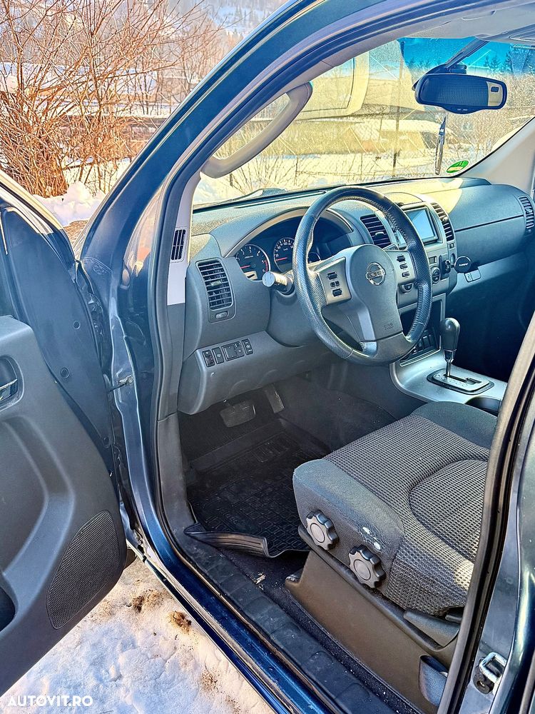 Nissan Pathfinder 2.5 dCi Aut LE - 2