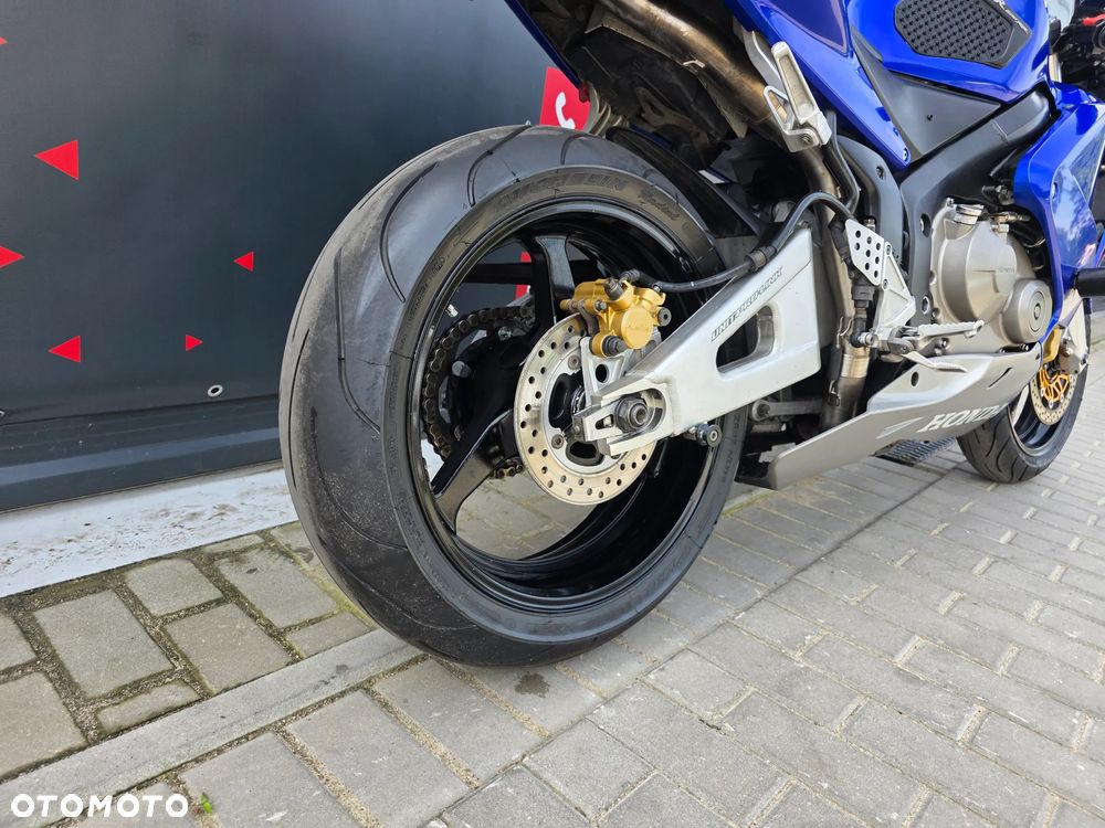Honda CBR - 7