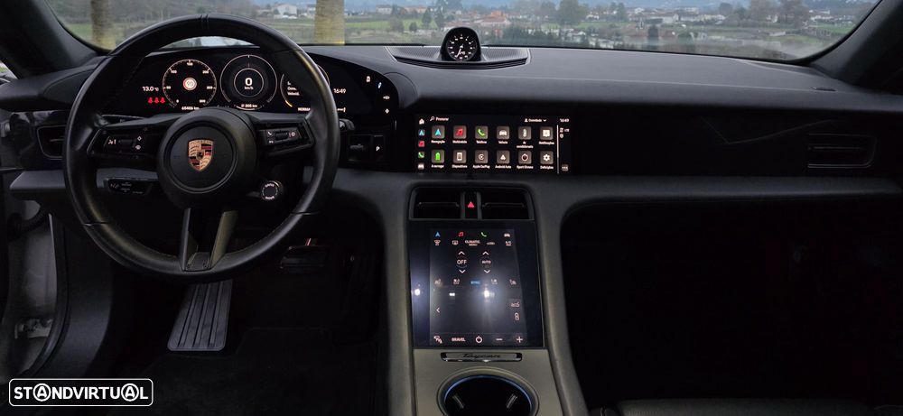 Porsche Taycan Cross Turismo 4 - 22