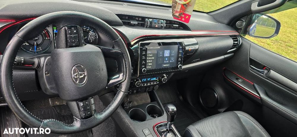 Toyota Hilux 2.8D 204CP 4x4 Double Cab AT Executive Color Edition - 4