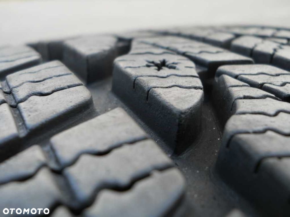 Opony zimowe wzmacniane BUS 215/65R15C GoodYear 8,9mm 2022r cena za 2szt F.Vat + MONTAŻ GRATIS - 4
