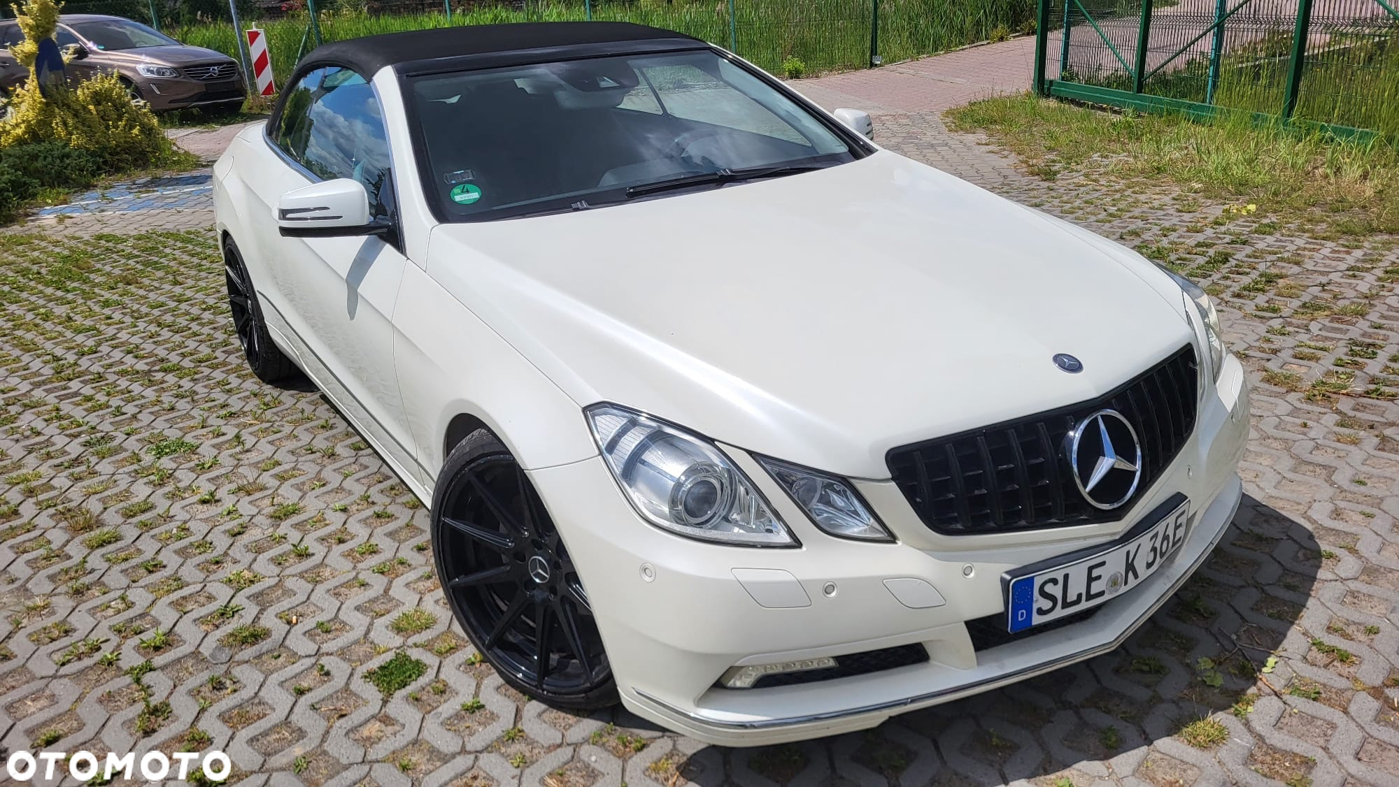 Mercedes-Benz Klasa E 250 CGI Cabrio BlueEFFICIENCY Automatik Avantgarde - 32