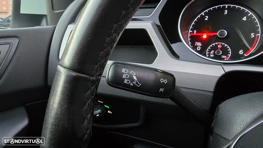 VW Touran 1.6 TDI Confortline - 14