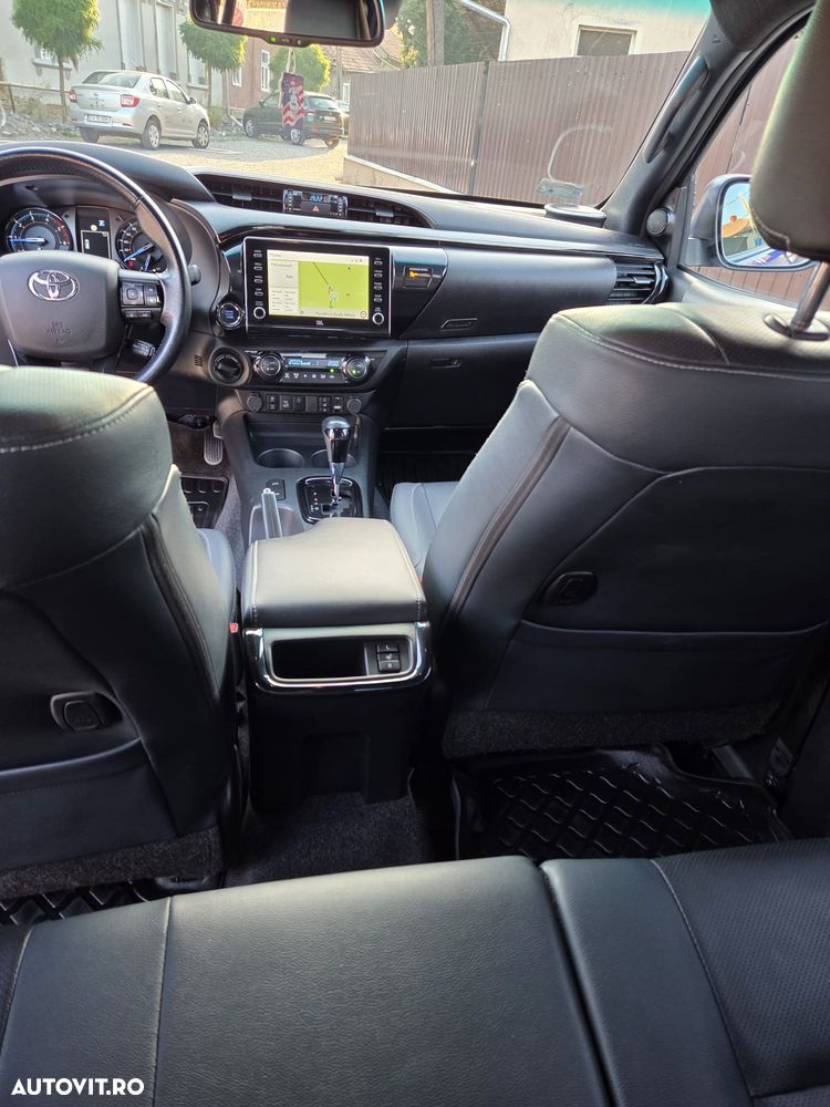 Toyota Hilux 2.8D 204CP 4x4 Double Cab AT Invincible - 19