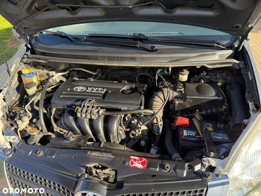 Toyota Corolla Verso 1.8 Sol - 13