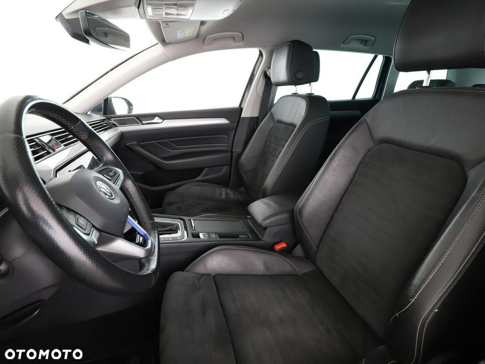 Volkswagen Passat - 13