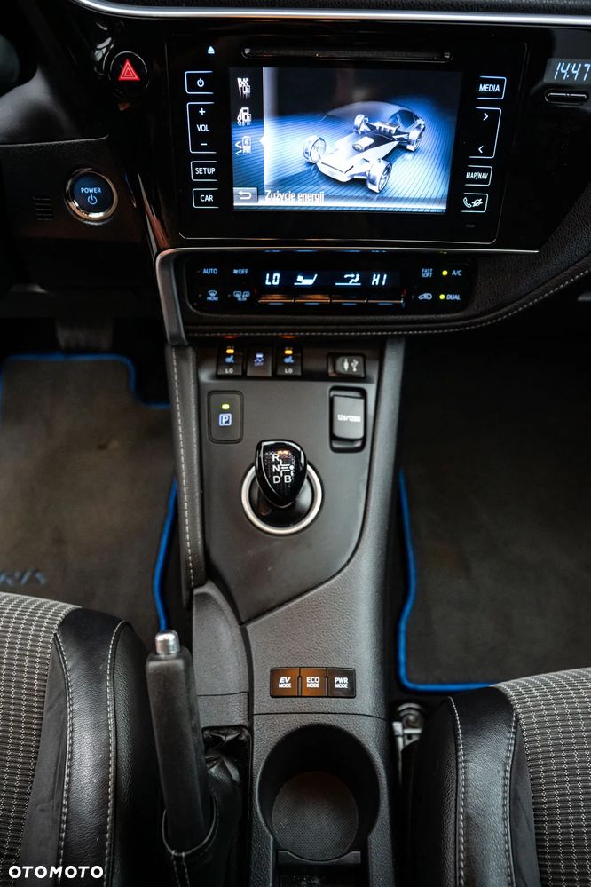 Toyota Auris Hybrid 135 Premium - 18