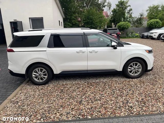 Kia Carnival - 7