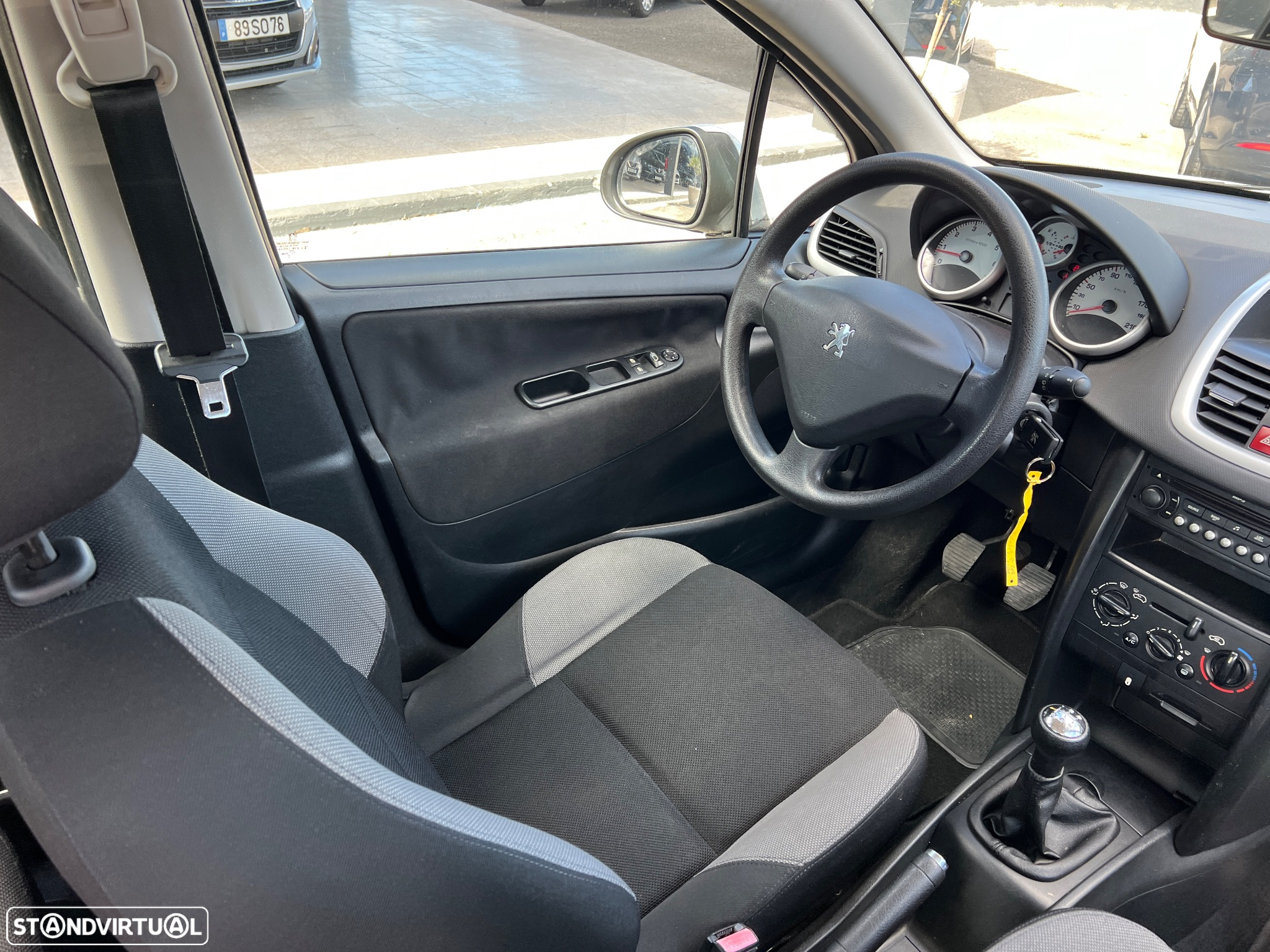 Peugeot 207 1.4 16V Open - 16