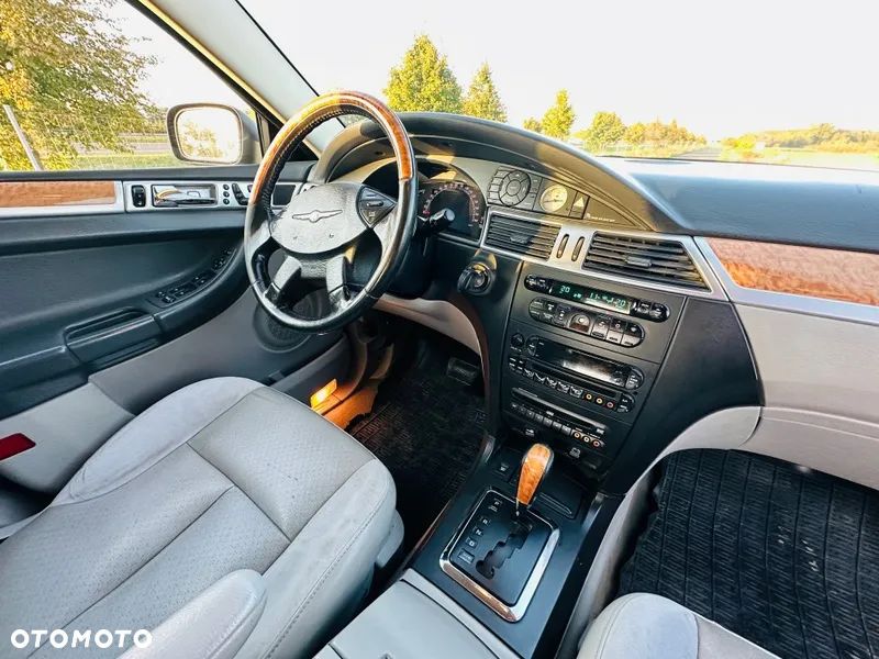 Chrysler Pacifica - 12