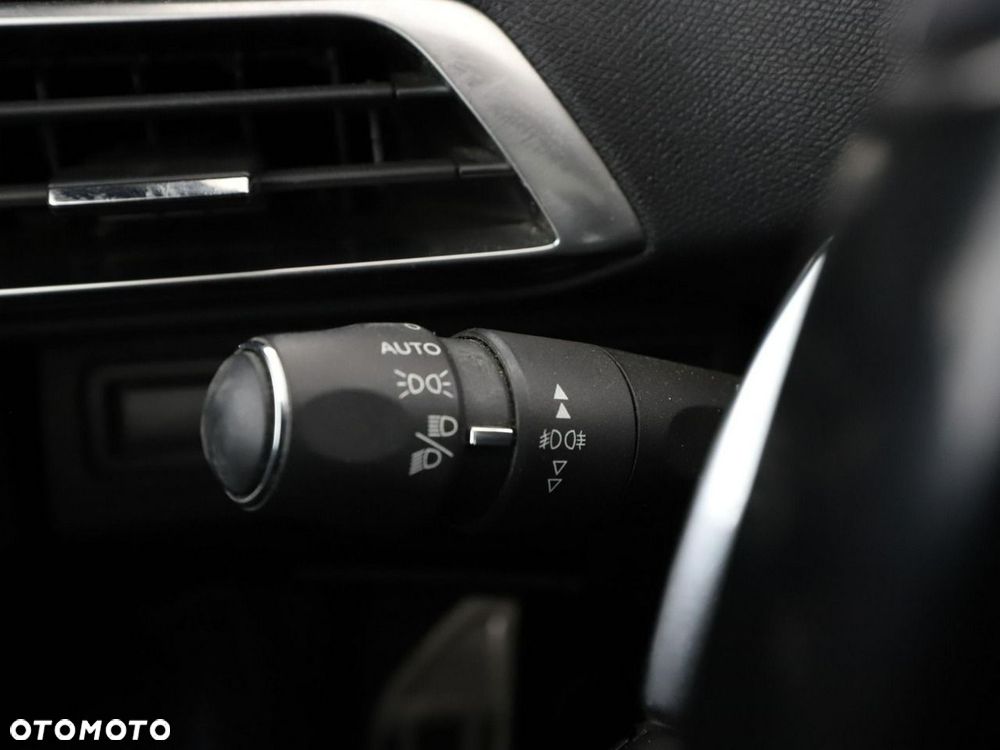 Peugeot 3008 2.0 BlueHDi GT S&S EAT8 - 36