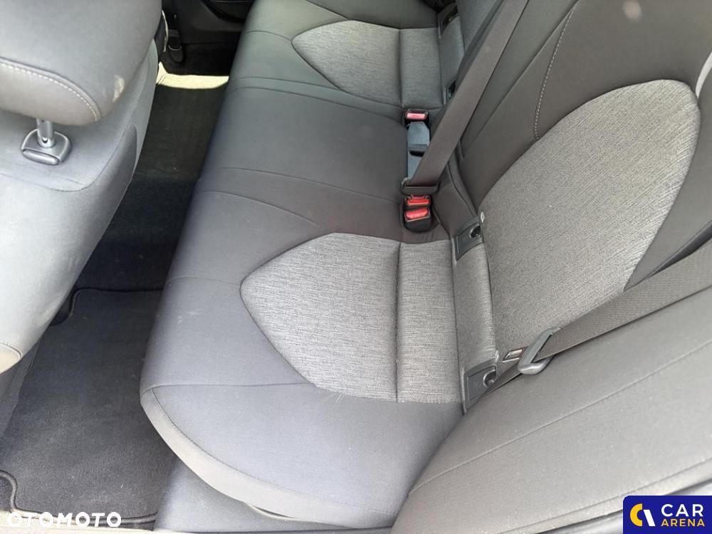 Toyota Camry - 19