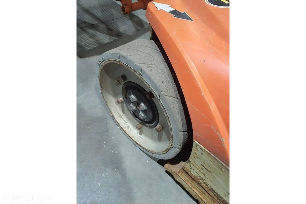 JLG T10E - 8