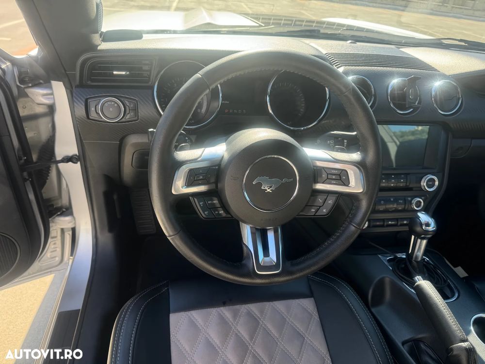 Ford Mustang - 8