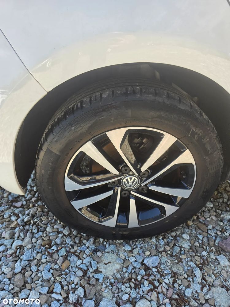 Volkswagen Golf 1.6 TDI SCR IQ.DRIVE - 27